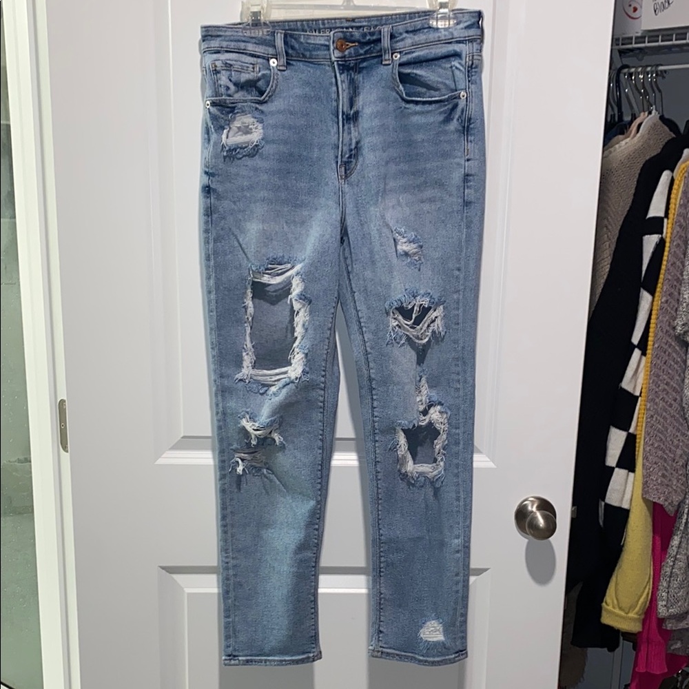 NWOT American Eagle Distressed Jeans